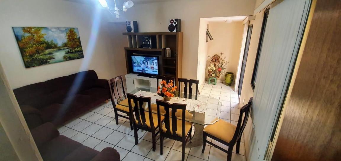 Aconchegante 2 Quartos Com Wifi + 1 Quarto Menor Apartment กวาราปารี ภายนอก รูปภาพ